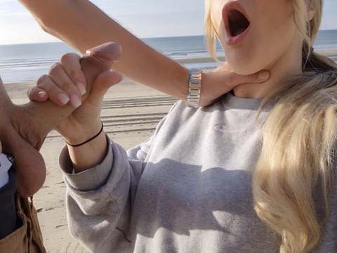 Find-Best-Pantyhose.com presents: Outdoor after a blowjob for a stranger on the beach, i was fucked in public
